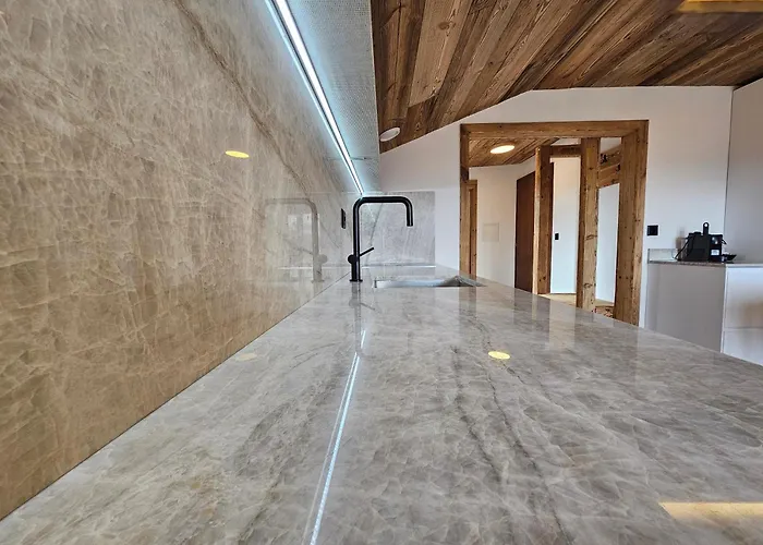 Magnifique Attique Avec Vue Sur Le De La Moubra Crans-Montana