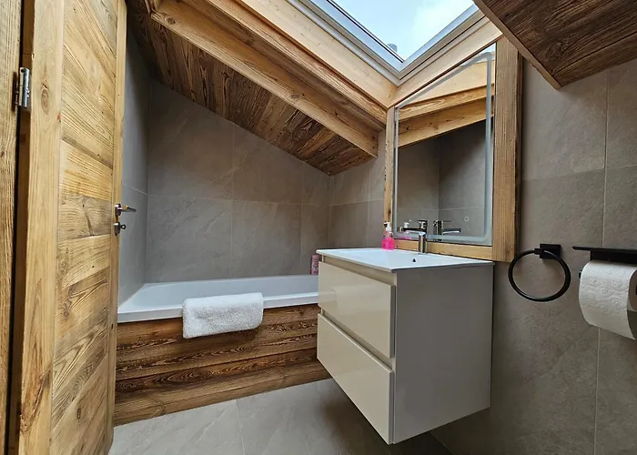 Magnifique Attique Avec Vue Sur Le De La Moubra